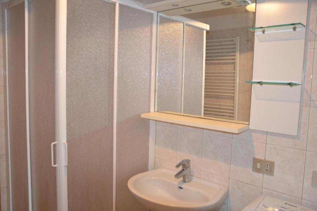 Apartamento Cheers Sunset 097084-Lni-00008 Varenna Exterior foto